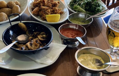 Tapas im "El Mesón" in Los Gigantes